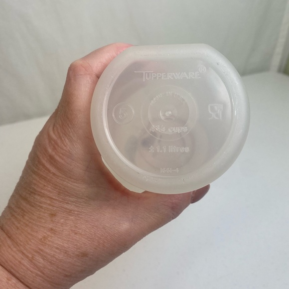 VINTAGE TUPPERWARE PASTA 4 3/4 Cups CONTAINER NO. 1661-4 With Lid #1898B-2 - Picture 4 of 11